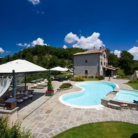 Pleasant In With Shared Pool * Apecchio