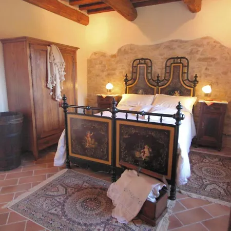 Pleasant In With Shared Pool * Apecchio