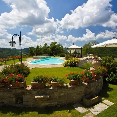 Pleasant In With Shared Pool Apecchio